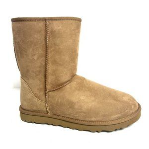 UGG Men's Classic Short Boots Chestnut, Size 10M